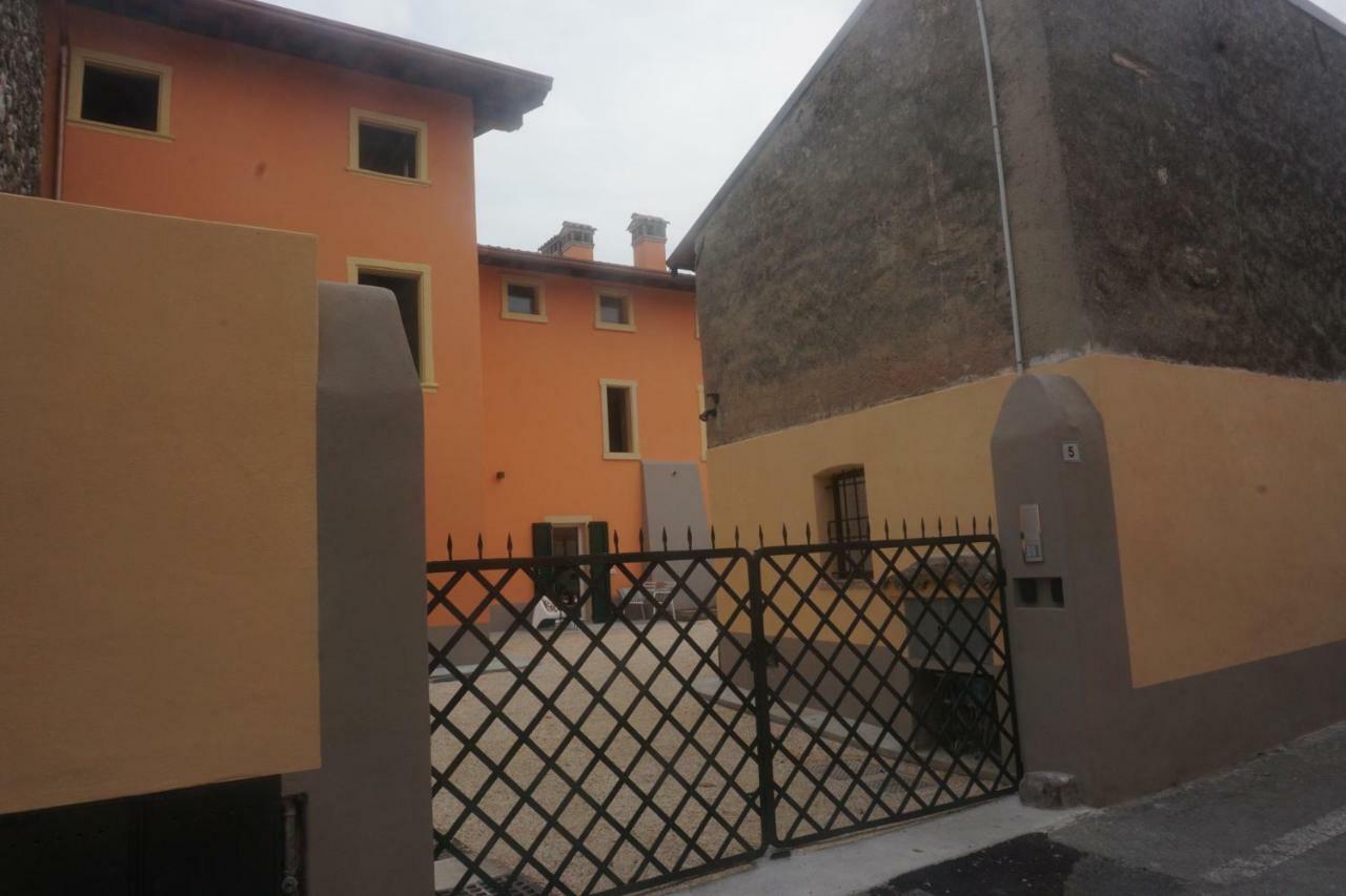 La Casa Di Edone Lägenhet Monzambano Exteriör bild